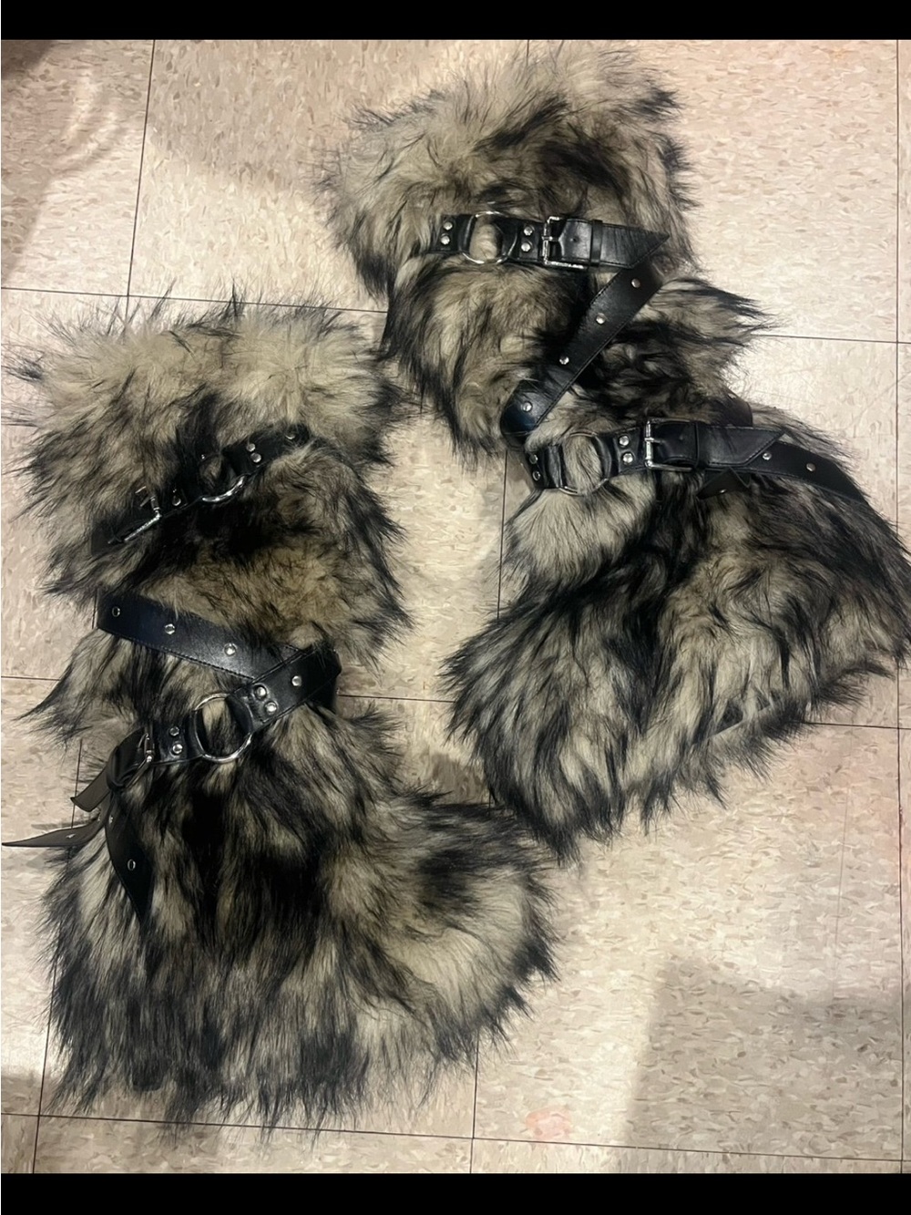 Club Exx Dolls Kill ‘WILD INSTINCTS’ Off White Faux Fur Boots 10 NWOB